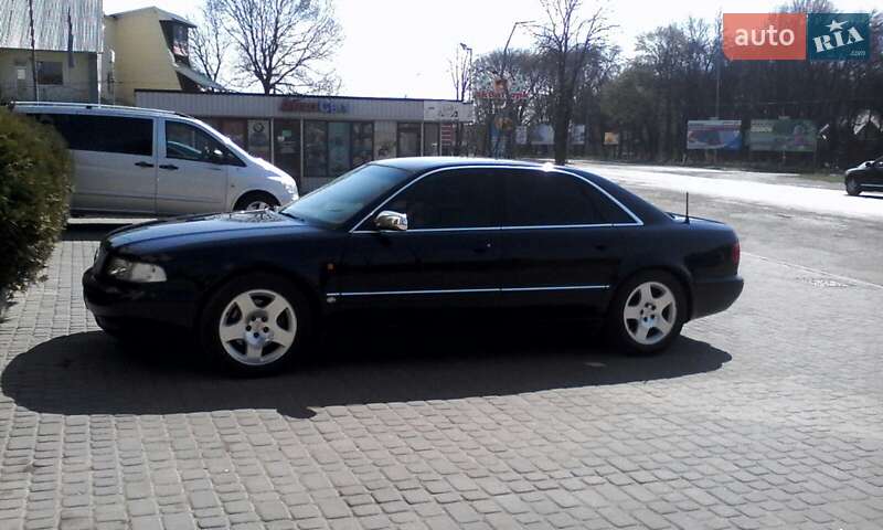 Седан Audi A8 1997 в Тячеві
