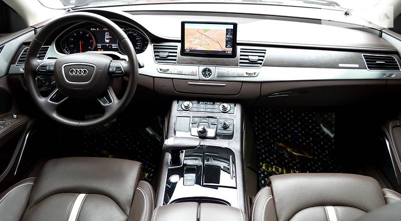 Седан Audi A8 2012 в Одесі