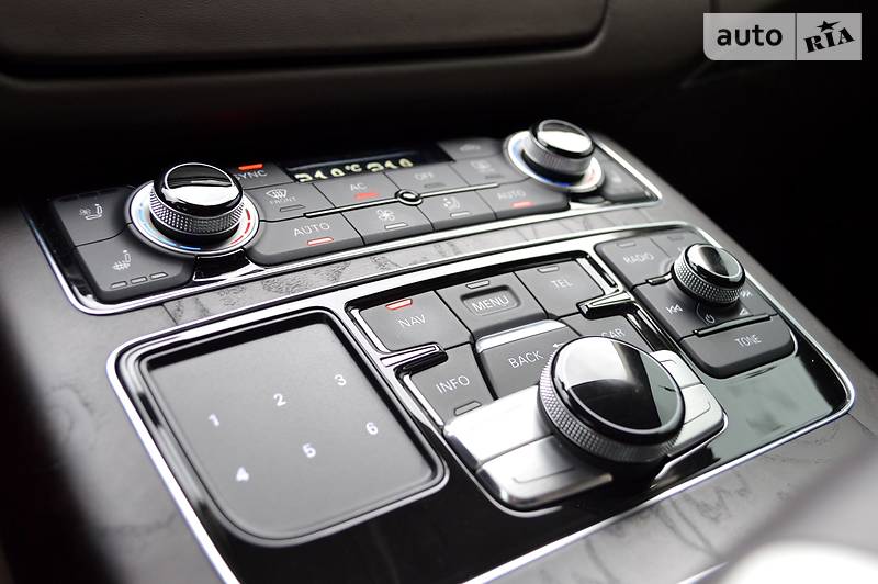 Седан Audi A8 2012 в Одесі