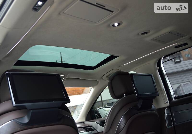 Седан Audi A8 2012 в Одесі