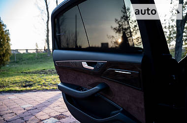 Седан Audi A8 2016 в 