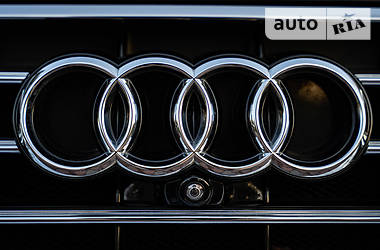 Седан Audi A8 2016 в 