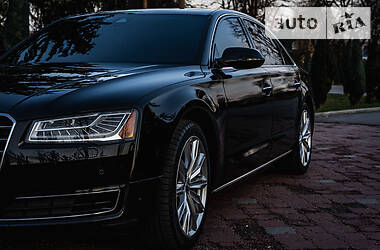 Седан Audi A8 2016 в 