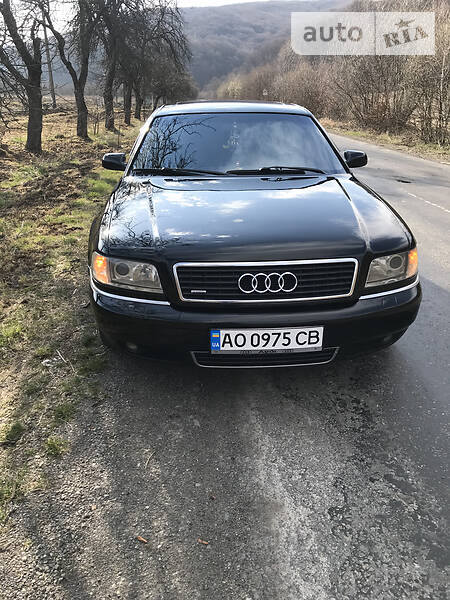 Седан Audi A8 1999 в Ужгороде