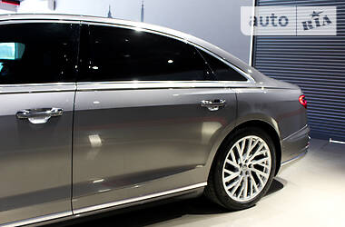 Седан Audi A8 2017 в 