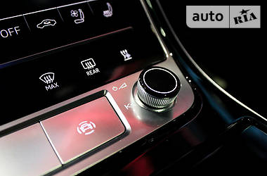 Седан Audi A8 2017 в 
