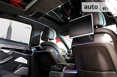 Седан Audi A8 2017 в 