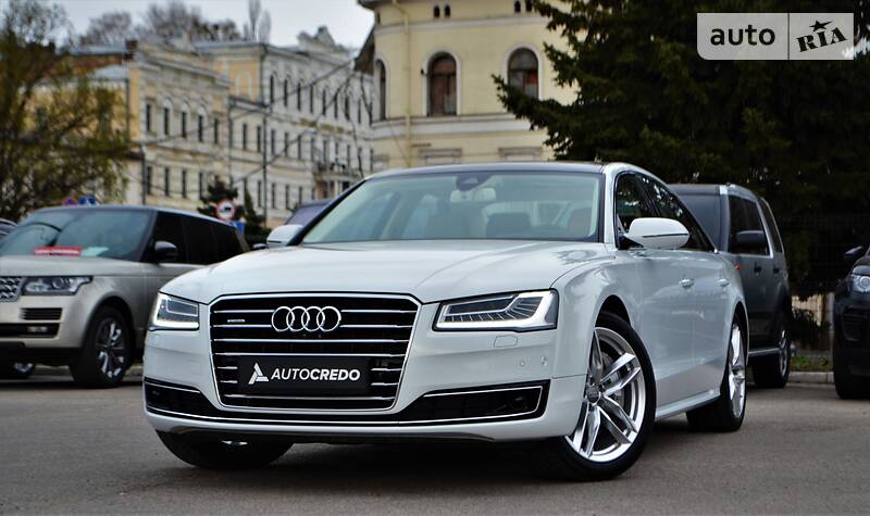 Седан Audi A8 2017 в 