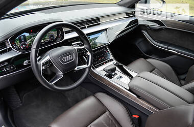 Седан Audi A8 2017 в 