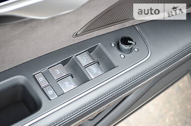 Седан Audi A8 2017 в 