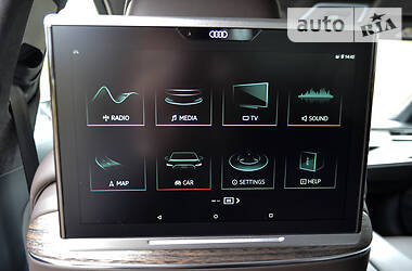 Седан Audi A8 2017 в 
