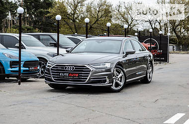 Седан Audi A8 2017 в 