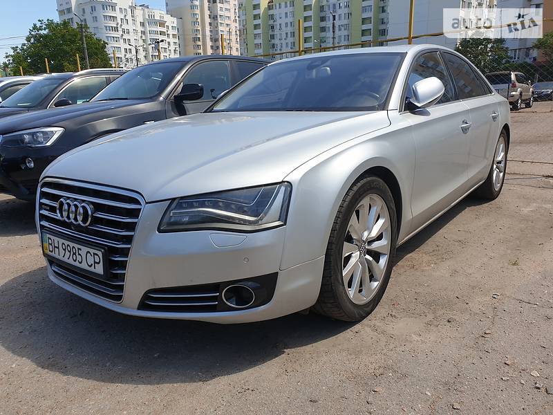 Седан Audi A8 2011 в Одесі
