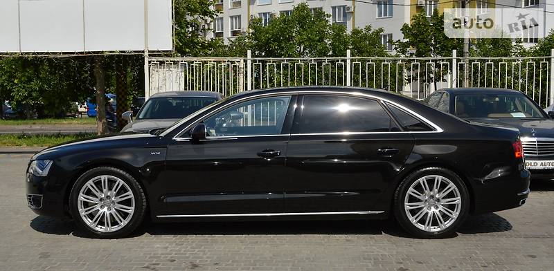 Седан Audi A8 2012 в Одесі