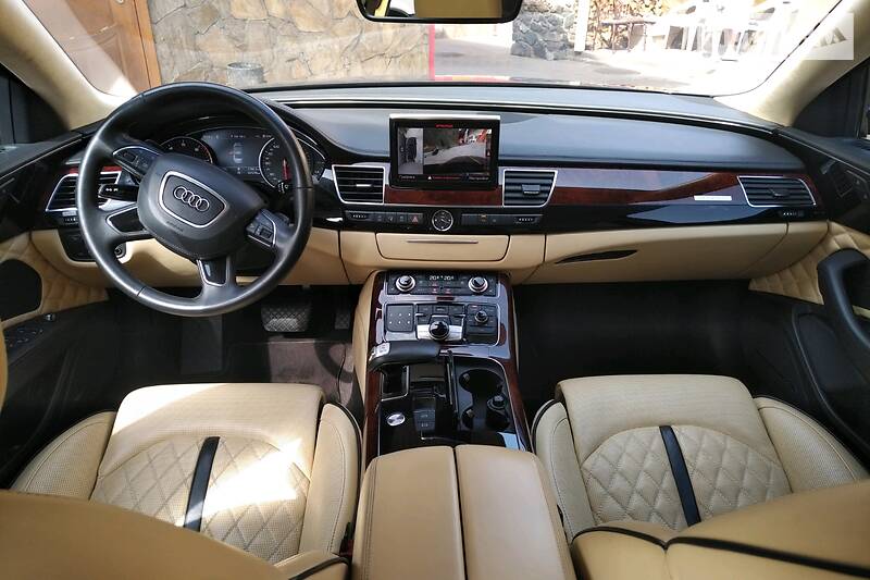 Седан Audi A8 2013 в Києві