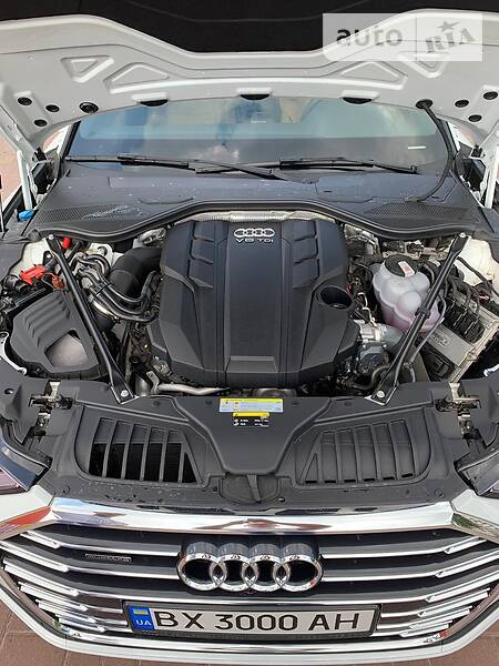 Седан Audi A8 2018 в Хмельницькому