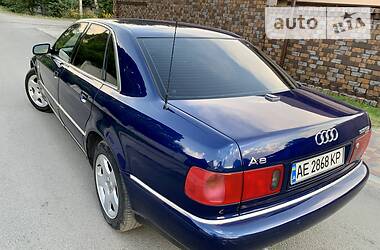 Седан Audi A8 2001 в Днепре