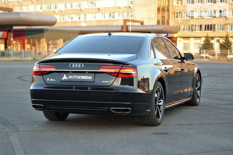 Седан Audi A8 2016 в Харькове