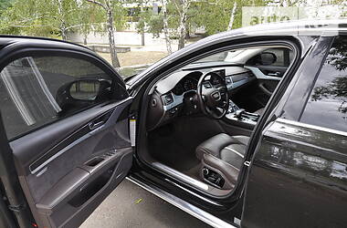 Седан Audi A8 2014 в Киеве