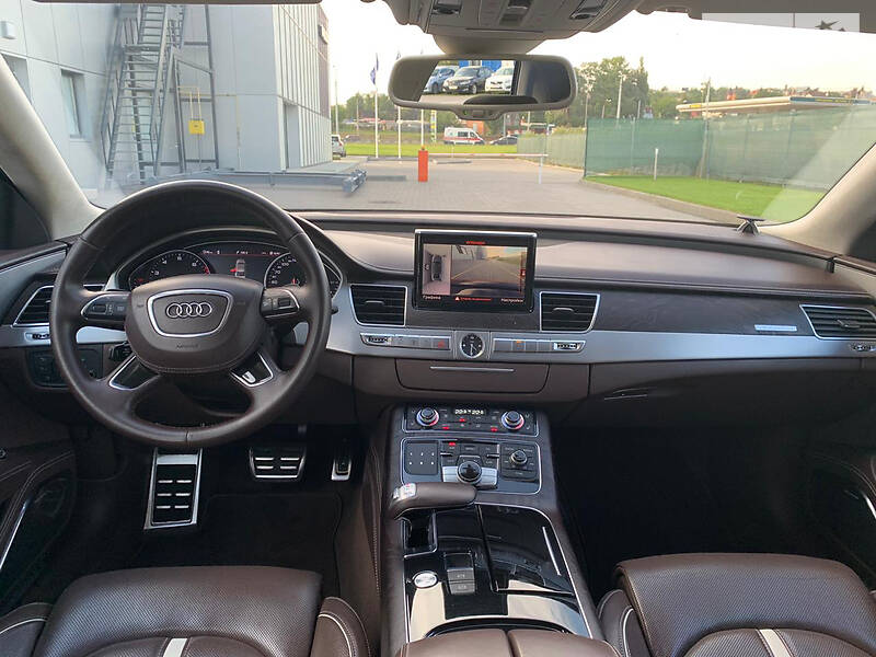 Седан Audi A8 2012 в Харкові
