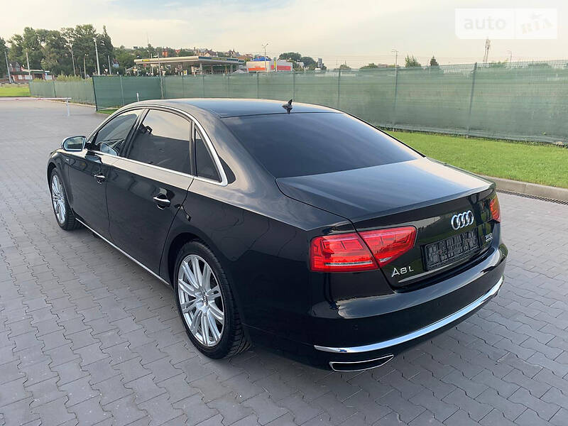 Седан Audi A8 2012 в Харкові