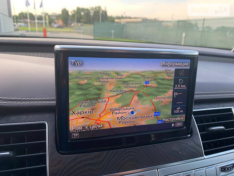 Седан Audi A8 2012 в Харкові