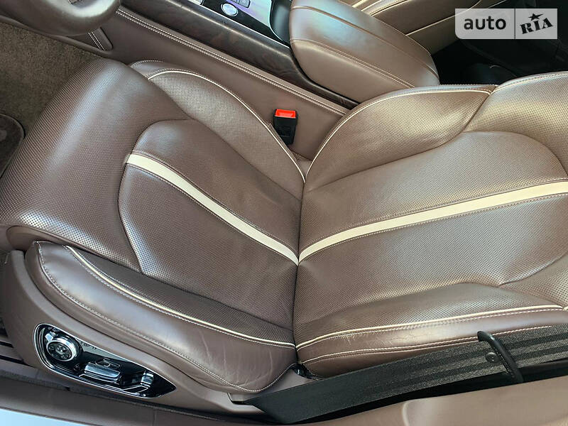 Седан Audi A8 2012 в Харкові