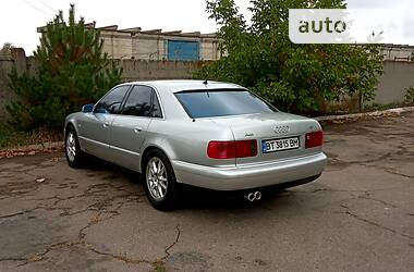 Седан Audi A8 1999 в Голой Пристани