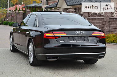 Седан Audi A8 2015 в Ровно