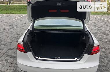 Седан Audi A8 2015 в Стрые