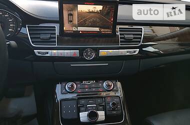 Седан Audi A8 2016 в Чернівцях