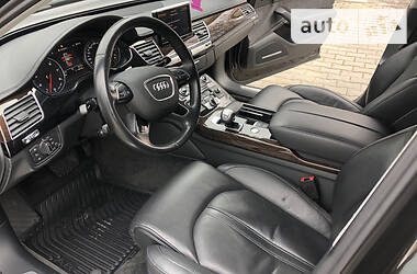 Седан Audi A8 2012 в Одесі