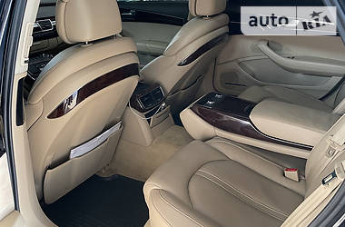 Седан Audi A8 2012 в Луцке