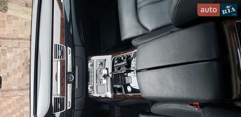 Седан Audi A8 2016 в Рівному