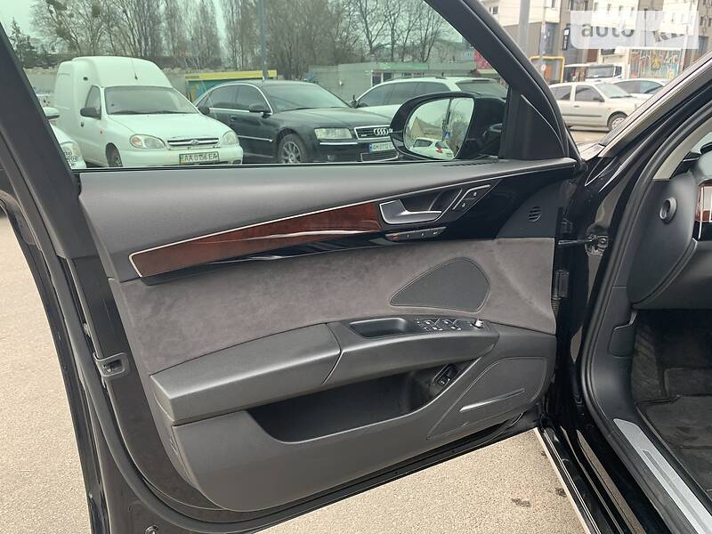 Седан Audi A8 2012 в Киеве