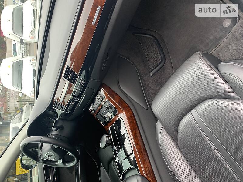 Седан Audi A8 2012 в Киеве