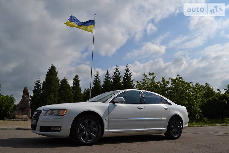 Седан Audi A8 2008 в Калуше