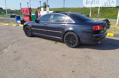 Седан Audi A8 2004 в Покровську