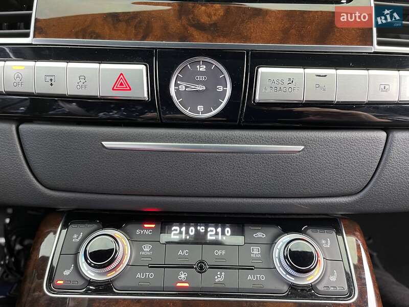 Седан Audi A8 2016 в Києві
