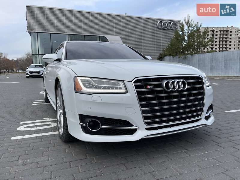 Седан Audi A8 2016 в Києві