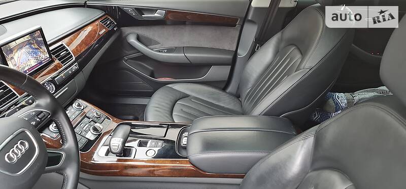 Седан Audi A8 2017 в Тячеве