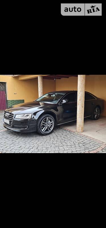 Седан Audi A8 2017 в Тячеве