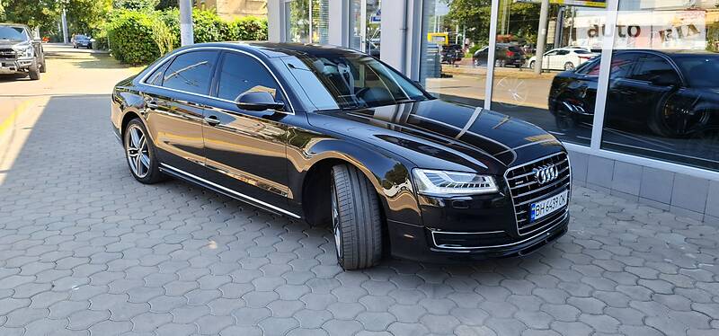 Седан Audi A8 2017 в Тячеве