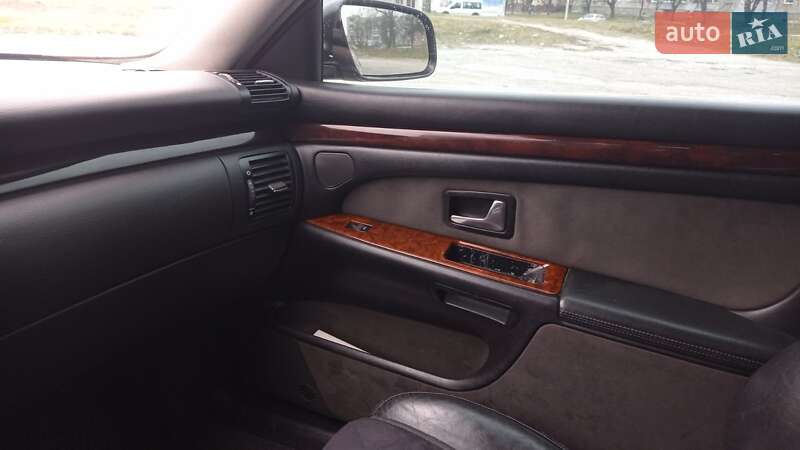 Седан Audi A8 2002 в Шептицькому