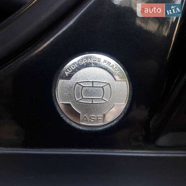 Седан Audi A8 2000 в Одесі