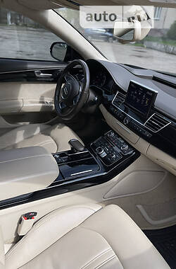Седан Audi A8 2015 в 