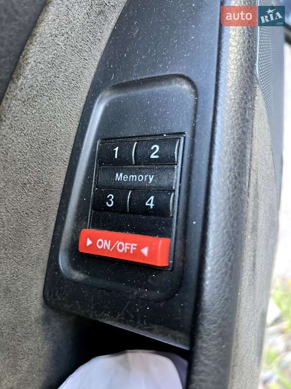Седан Audi A8 1999 в Черкассах