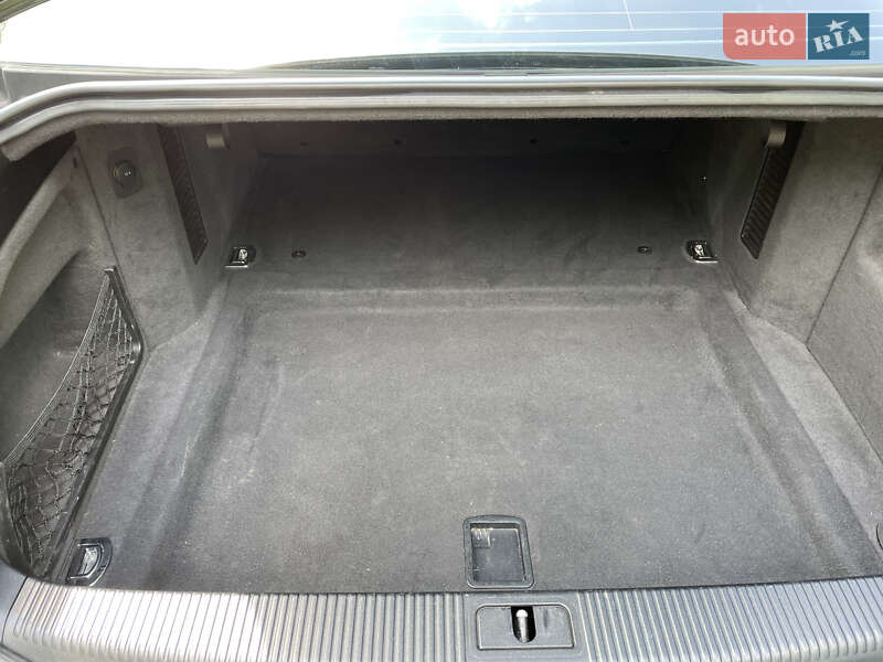 Седан Audi A8 2008 в Миколаєві