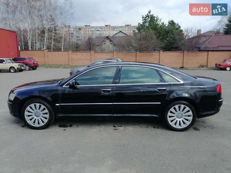 Седан Audi A8 2004 в Кривом Роге