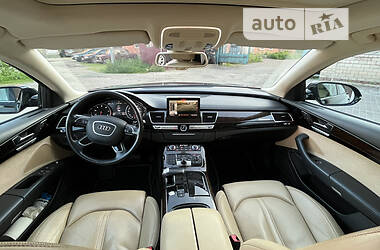 Седан Audi A8 2012 в Нежине